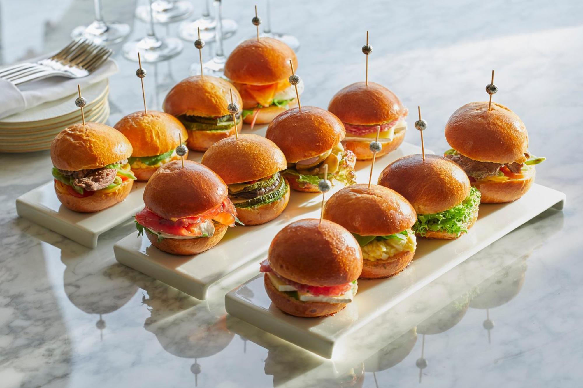 Mandarin Oriental, Santiago Hotell Exteriör bild Finger sandwiches
