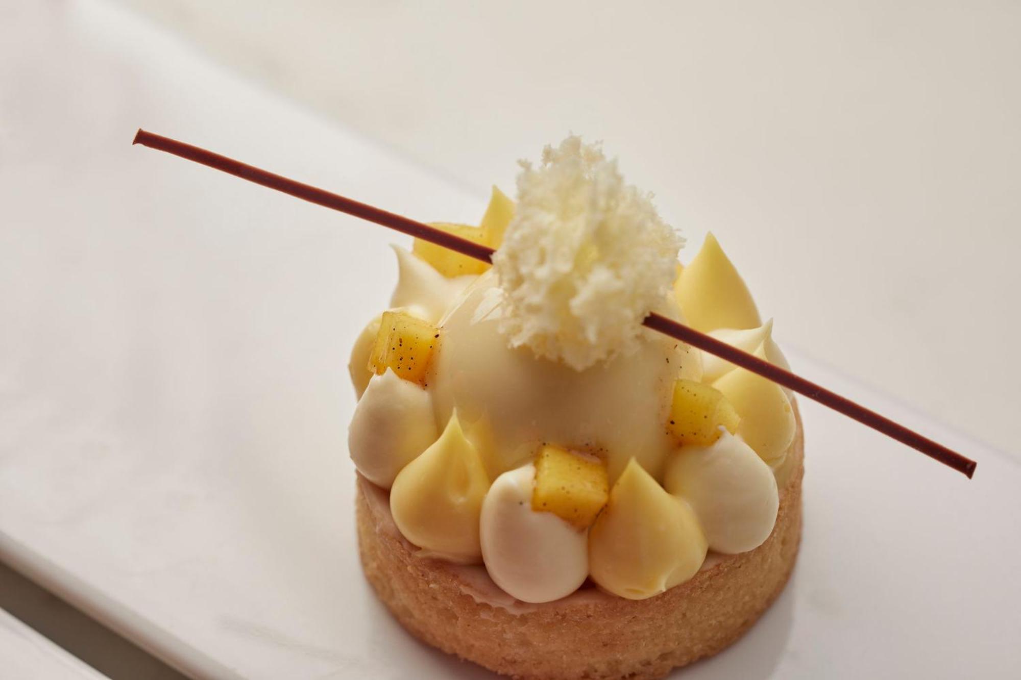 Mandarin Oriental, Santiago Hotell Exteriör bild A lemon tart