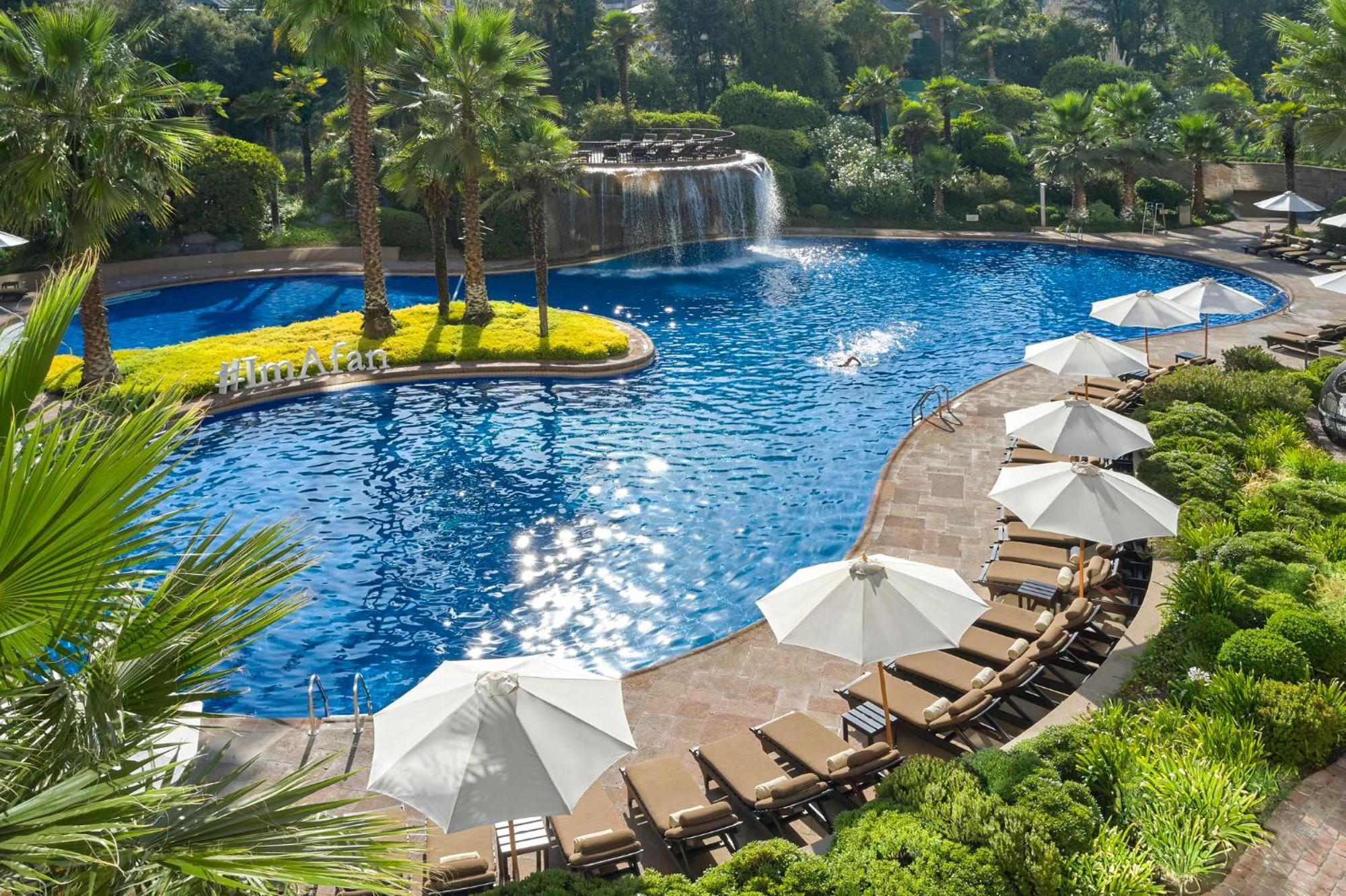 Mandarin Oriental, Santiago Hotell Exteriör bild The pool at the Atlantis Paradise Island