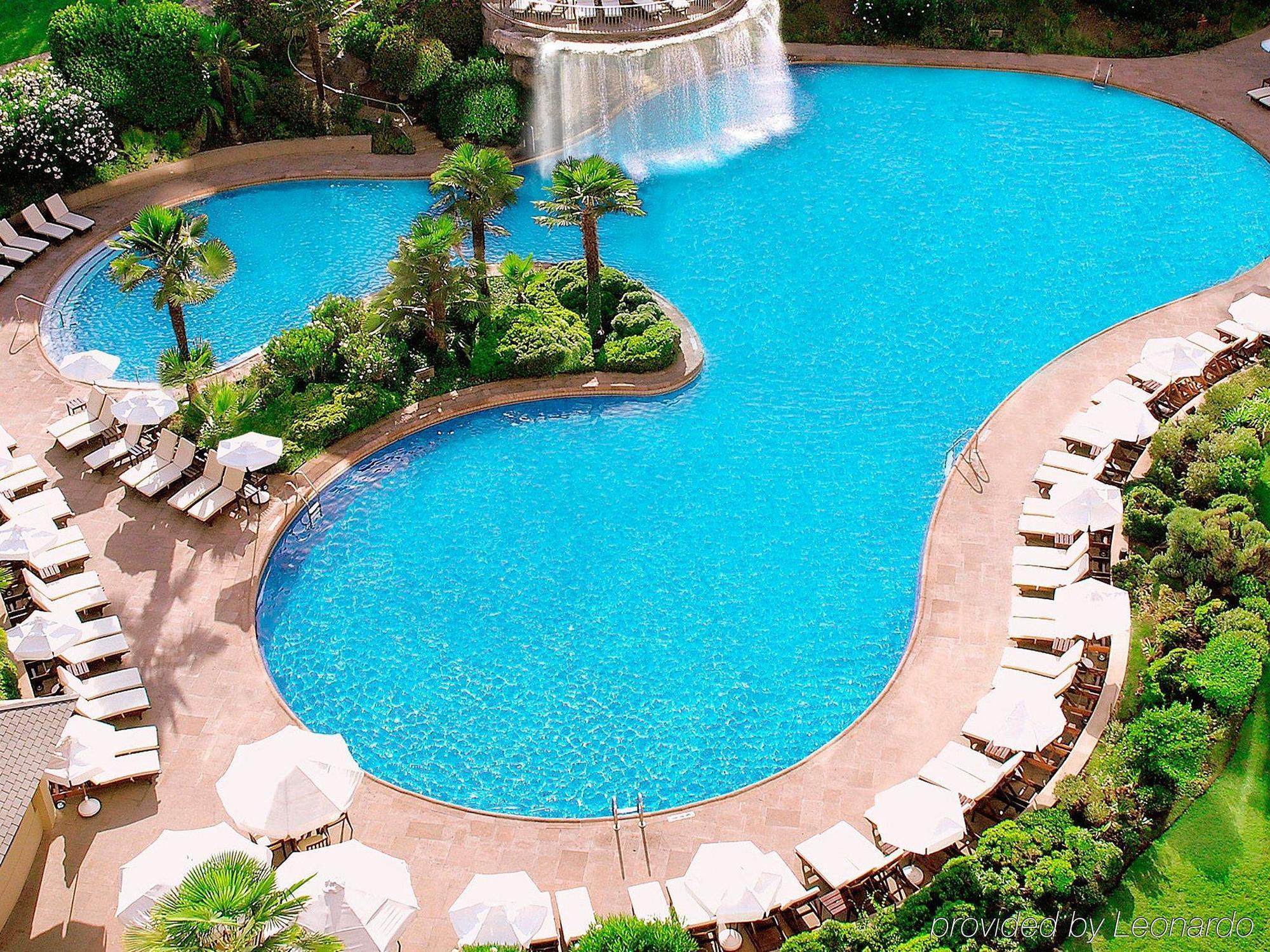Mandarin Oriental, Santiago Hotell Exteriör bild The pool at the Westin Palace, Madrid